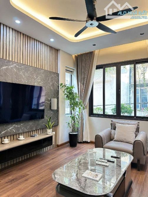 🔥40m2x5T - HOÀ BÌNH 7 - NGÕ THÔNG - LÔ GÓC - NHÀ ĐẸP ĐÓN TẾT - GIÁ CỰC TỐT