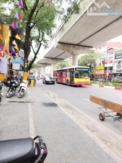 Bán đất tặng nhà 3 tầng giá đầu tư mặt phố đường cầu giấy rẻ nhất thị trường - 1