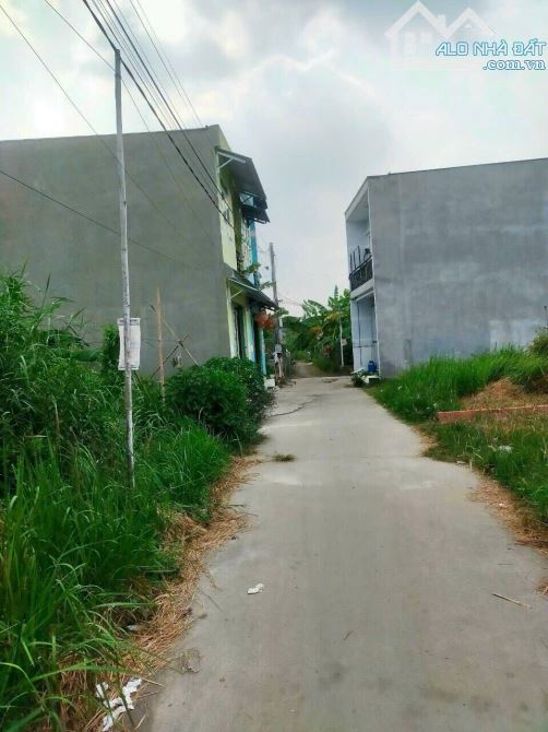 Long Hậu, chính chủ bán gấp lô đất thổ cư, đường xe tải, DT 4.4m x 23m, 100m2, chỉ 1.6 tỷ - 2