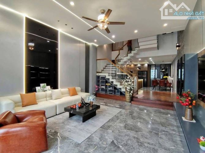 Thanh trì, nhà 60m2, ô tô đỗ cổng, thang máy, sổ đỏ chính chủ - 1