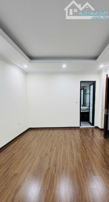 Nhà đẹp ở ngay Miêu Nha, 42m2, 6T, TM chỉ 6,49 tỷ, OTO, KD vip - 2