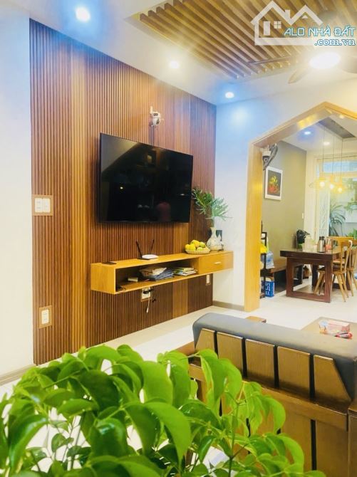 NGAY LÊ VĂN THỌ - HẺM XE HƠI - 76m2 - 4 TẦNG  7 Tỷ .x  ( tl chính chủ) - 2