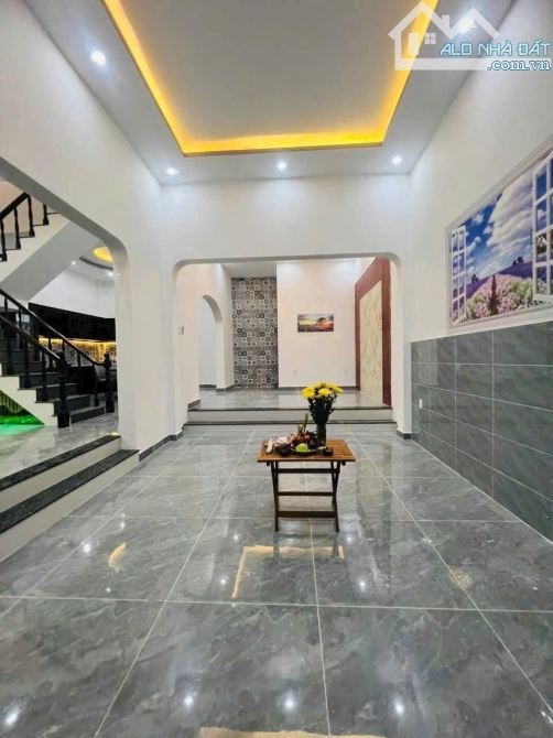 Bán nhà mới 1 Trệt 1 lầu p8 vũng tàu ôtô ngủ trong nhà DT: 72m² giá: 5 tỷ 6 - 2