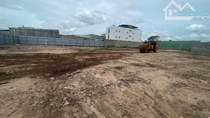 BÁN LÔ ĐẤT LỚN 5000M2- LÀM KHO XƯỞNG- ĐẦU TƯ - LÊ THỊ KIM- HOC MÔN -GỌI CHO EM XEM ĐẤT - 3