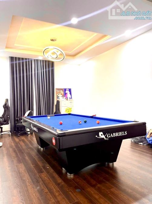 CHỢ DĨ AN 1. CHỈ VÀI BƯỚC CHÂN. Ô TÔ NGŨ TRONG NHÀ. 143m². 3 Tầng. Chỉ 7,3  tỷ. - 6