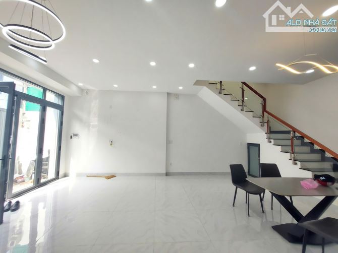 CHO THUÊ NHÀ HẺM XE HƠI, 62M2 (6X10,5), 3 TẦNG, ĐƯỜNG SỐ 5 HOÀNG HỮU NAM, QUẬN 9 - 7