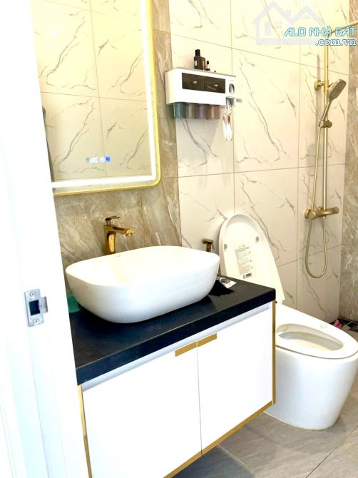 CHỢ DĨ AN 1. CHỈ VÀI BƯỚC CHÂN. Ô TÔ NGŨ TRONG NHÀ. 143m². 3 Tầng. Chỉ 7,3  tỷ. - 9