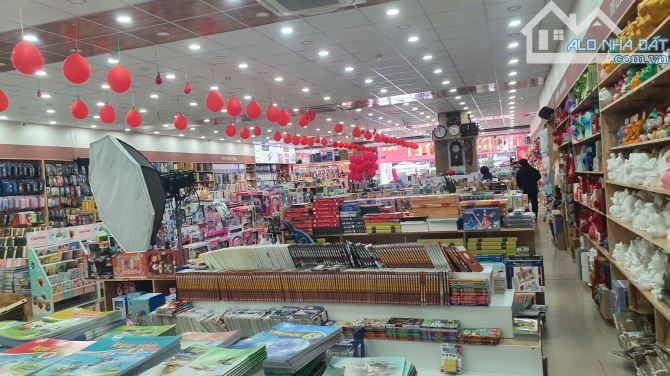 Bán hơn 1400m mặt tiềm Phạm Văn Thuận, TP Biên Hoà. BĐS dòng tiền. Giá bán 79 tỷ TL