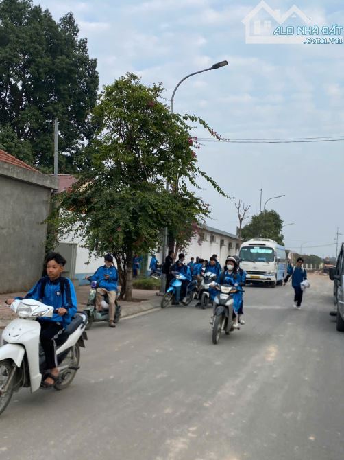 bán nhà ,ngõ nông thông ô tô ngủ trong nhà,diện tích rộng