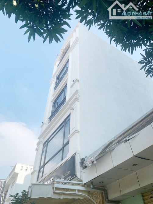 Nhà đẹp gốc dân khu phân lô Tô Vũ - 193 Văn Cao. DT 40m2 x 5T. Hướng TN