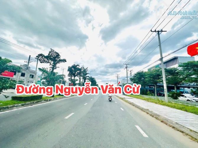 Bán nền MT đường Nguyễn Văn Cừ nối dài . DT 472m2 . Giá chỉ 21,5 tỷ