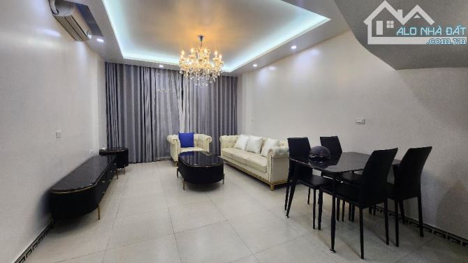 ngộp bank bán gấp nhà Vũ Trọng Khánh 38m , 5 tầng kinh doanh, oto tránh .