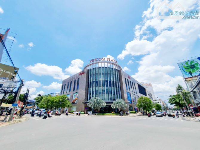 15,999🧄 - CĂN 𝐒𝐇𝐎𝐏𝐇𝐎𝐔𝐒𝐄 2 Mặt Tiền Thuộc Khu VINCOM PLAZA - Phường Tân Mai BH-ĐN