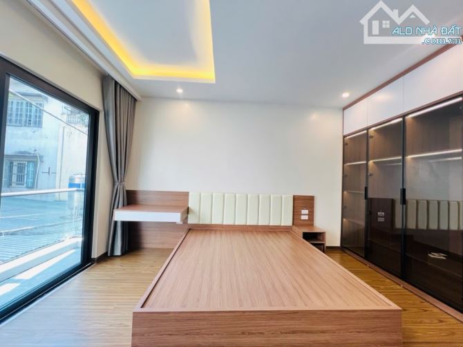 Ngõ 3 Gác Thông Tứ Tung - Nhà Đẹp Full Nội Thất,ngõ phố Trương Định dt: 42m, mt: 4,5m, 4t