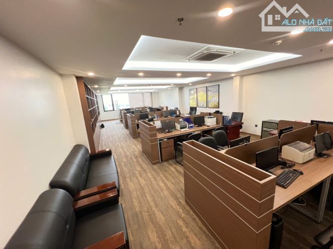 Cho thuê văn phòng Vũ Tông Phan 280m2 chỉ 40tr vuông vắn sang trọng thoáng trước sau