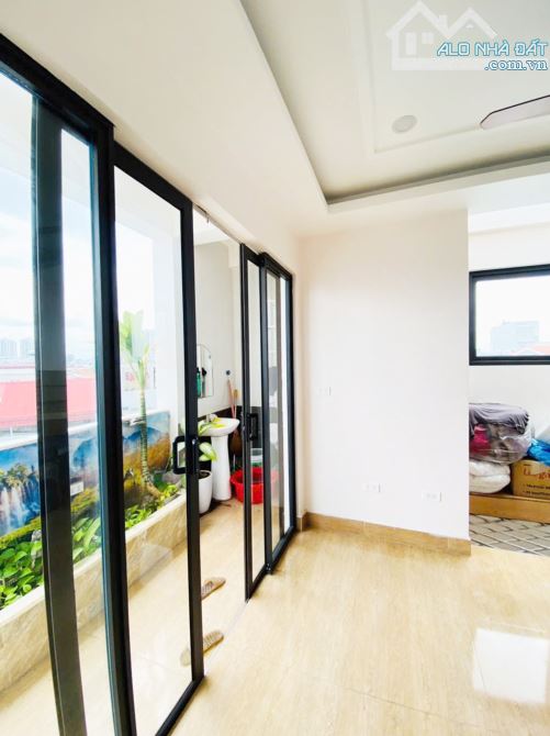 Nhà đẹp gốc dân khu phân lô Tô Vũ - 193 Văn Cao. DT 40m2 x 5T. Hướng TN - 10