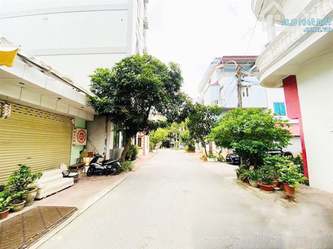 Nhà đẹp gốc dân khu phân lô Tô Vũ - 193 Văn Cao. DT 40m2 x 5T. Hướng TN - 11