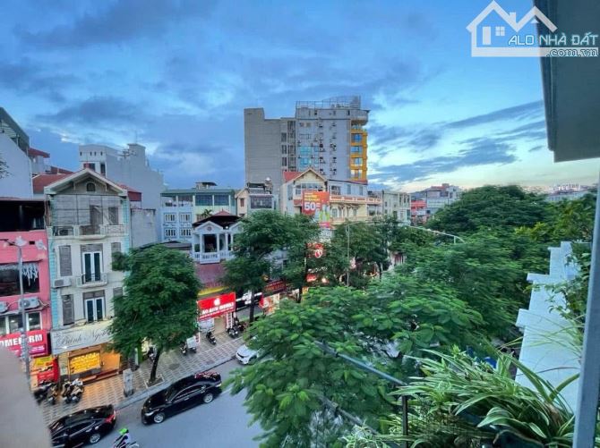 Bán Nhà Mặt Phố Xuân La, DT: 55m2, 4 tầng, MT: 5m, giá 33.9tỷ,view Hồ Tây - 1