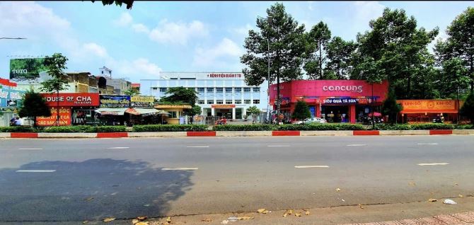 Bán nhà 1 trệt 2 lầu góc 2 mặt tiền Nguyễn Ái Quốc, Tân Phong, Biên Hòa, 580m2, giá 68 tỷ. - 1