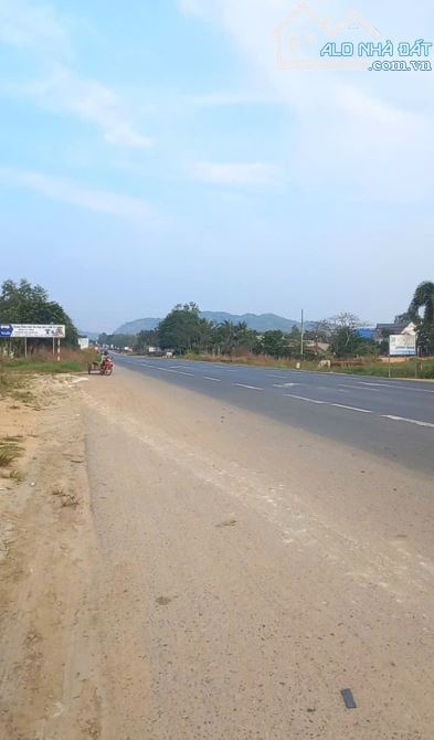 8.286m2 có 420m thổ cư mặt tiền QL1A cách chợ 900m, cách nút giao cao tốc 6,5 km. - 1