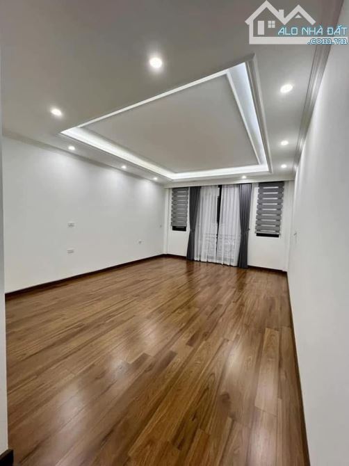 Bán nhà Chu Huy Mân, Long Biên, 65m2x 5T, MT4m, lô góc, thang máy, gara oto, 12,3 tỷ CTL - 1