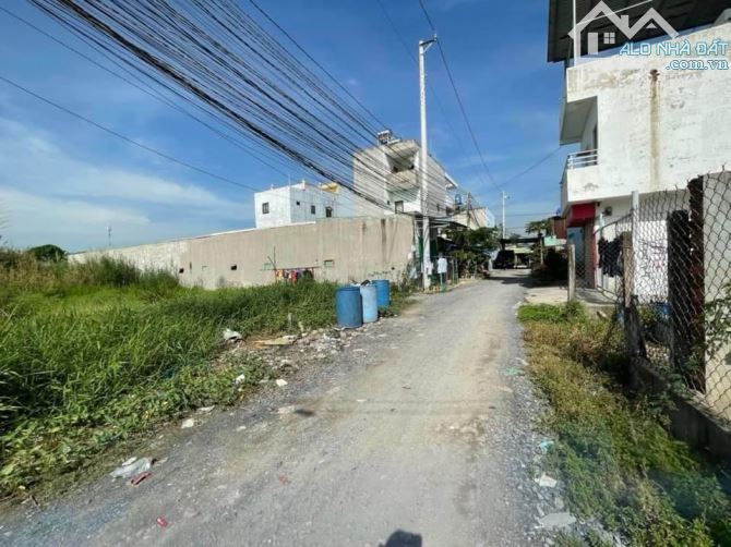 BÁN LÔ ĐẤT XÂY TRỌ 650M2 - GIÁ CHỈ 8 TRIỆU /M2 - GẦN CHỢ - KHU CÔNG NGHIỆP - 1