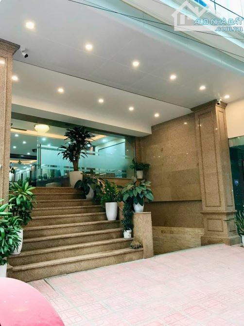 Bán toà Văn Phòng Mặt phố gần Hoàng Quốc Việt 120m2, MT 8m, 8 tầng, thang máy, nhỉnh 46 tỷ - 1