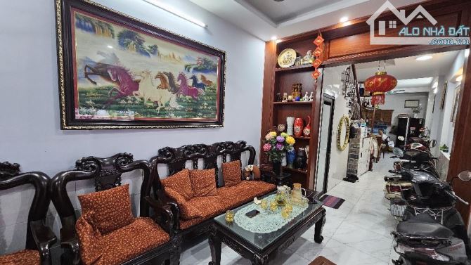 Bán nhà Thanh Xuân Nam, dt 50m2, oto đỗ gần, giá 8ty9 - 1