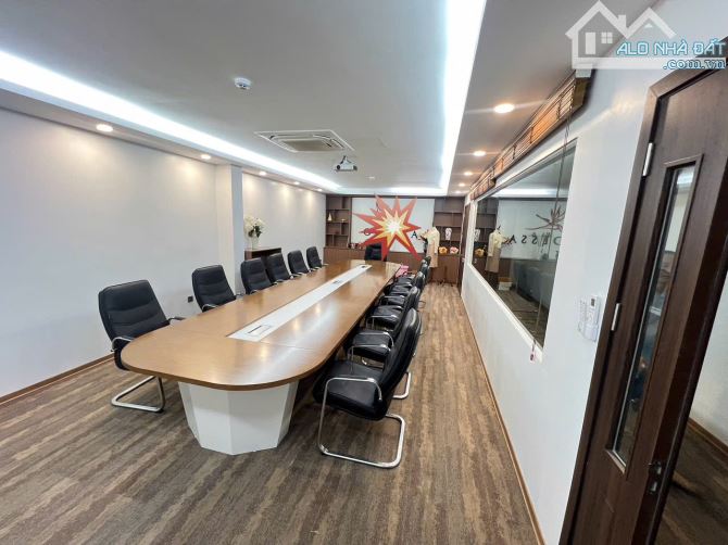 Cho thuê văn phòng Vũ Tông Phan 280m2 chỉ 40tr vuông vắn sang trọng thoáng trước sau - 1