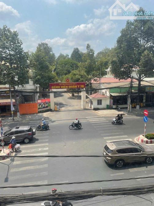 Bán nhà 1 trệt 2 lầu góc 2 mặt tiền Nguyễn Ái Quốc, Tân Phong, Biên Hòa, 580m2, giá 68 tỷ. - 2