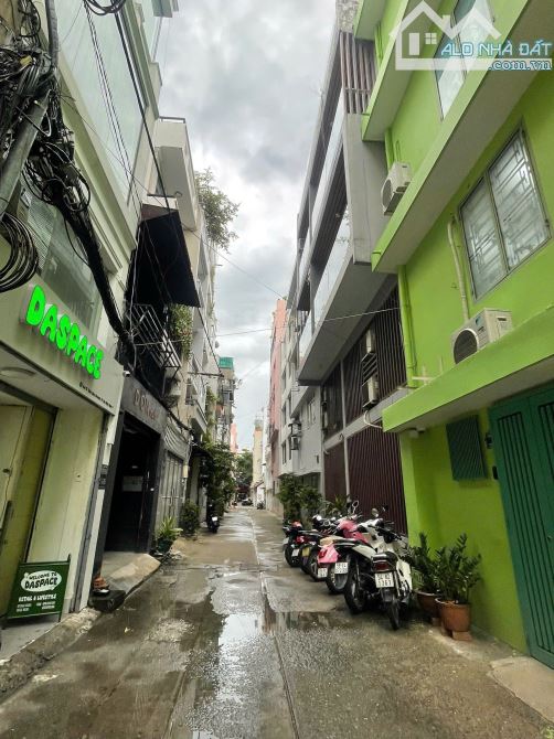 Căn Hộ Dịch Vụ Hầm 7 Lầu 2 mặt tiền Trần Quý Khoách, Quận 1, 8.2x18m, HĐT 170 Triệu - 2