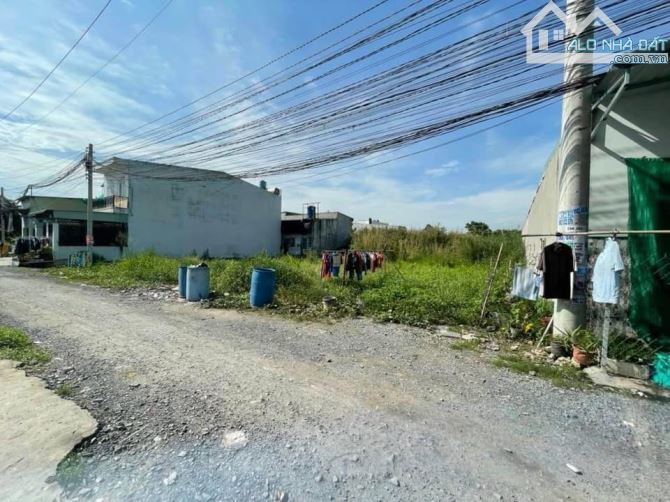 BÁN LÔ ĐẤT XÂY TRỌ 650M2 - GIÁ CHỈ 8 TRIỆU /M2 - GẦN CHỢ - KHU CÔNG NGHIỆP - 2