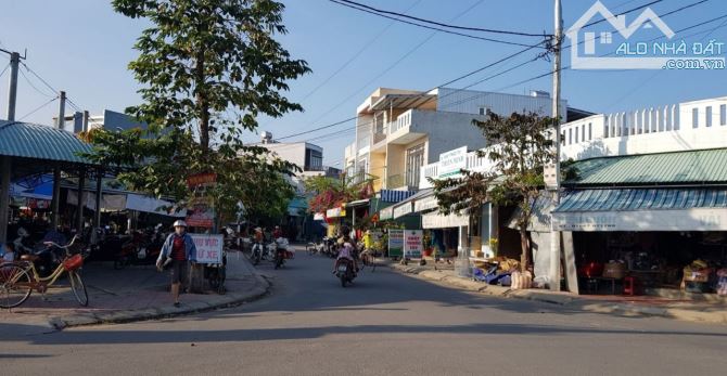 CẦN BÁN NHANH HẠ CHÀO GIÁ RẺ, VỊ TRÍ CÓ 1-0-2 - LÔ GÓC KINH DOANH TRỤC CHÍNH KHU PHỐ CHỢ - 2