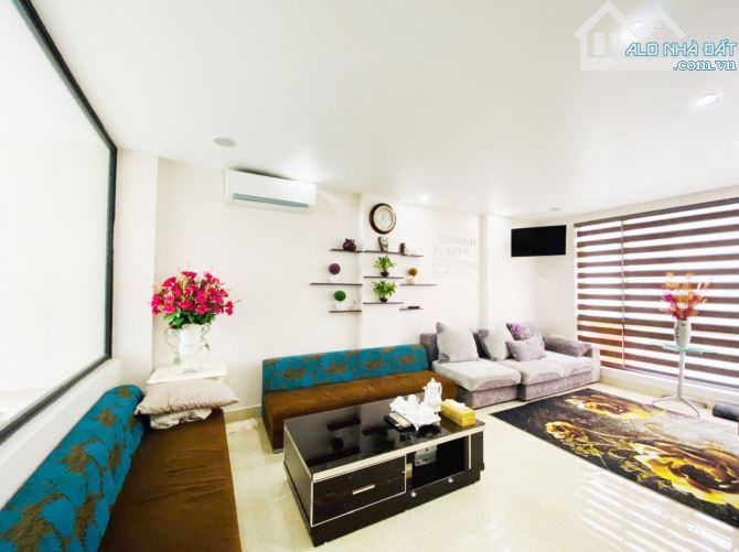 Nhà đẹp gốc dân khu phân lô Tô Vũ - 193 Văn Cao. DT 40m2 x 5T. Hướng TN - 2