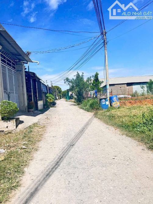 ÔNG CHÚ CẦN BÁN GẤP 130M2- GIÁ CHỈ 950 TRIỆU - GẦN CHỢ TÂN ĐỨC - LONG AN - 2