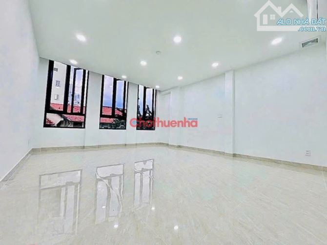 Cho thuê Spa, nha khoa MT Hồ Xuân Hương, Q3. Dt: 8x15m, Kc: trệt 4 lầu TM - 2
