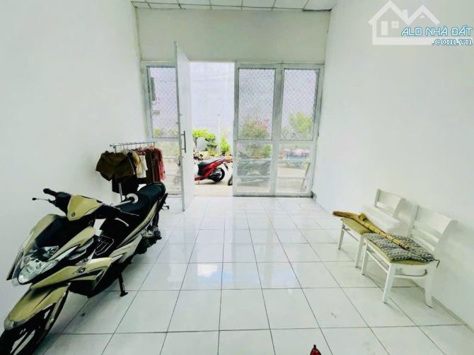 BÁN NHÀ MẶT TIỀN HẺM 6M SÁT TRƯỜNG CHINH - TÂN BÌNH 4.3x20M - 6 TỶ 6 - 3