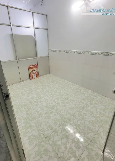 Nhà mới sơn, (3.5x20m 1 lầu 3PN 2WC), HXH 161/50B Lạc Long Quân, Q.11 - 3