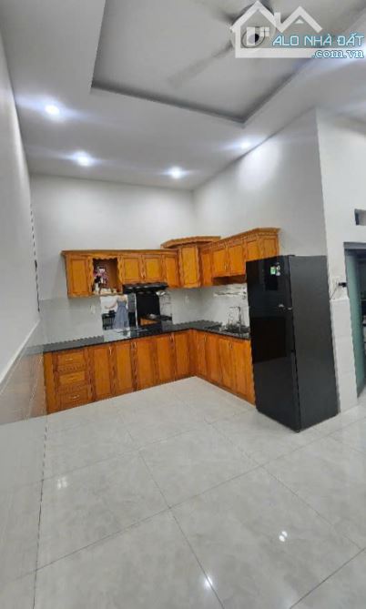 BÁN NHÀ 2 MẶT TIỀN - HẺM XE HƠI - 135M2 - TRUNG TÂM PHƯỜNG LINH CHIỂU - NHỈNH 6 TỶ ! - 3