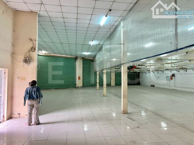 Mặt bằng hoặc nhà kho 500m² mặt tiền ngang 20m đường Quốc Lộ 91 Tôn Đức Thắng,lộ Container - 3