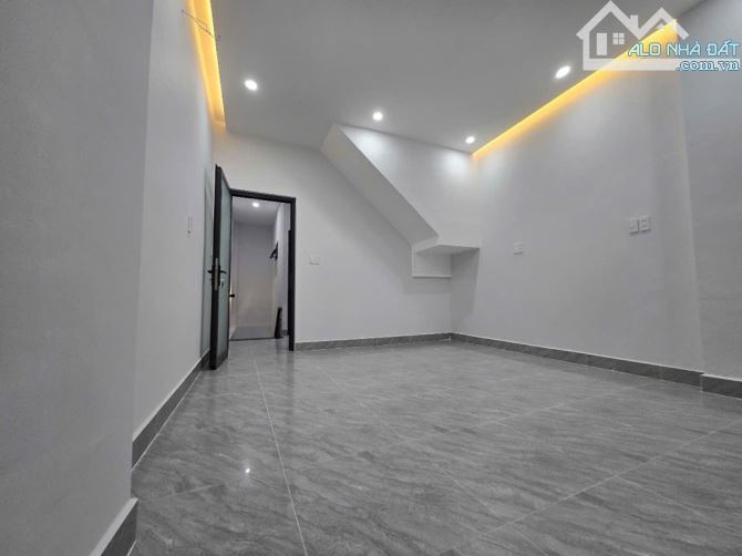 MẶT TIỀN - NHÀ MỚI ĐẸP 3 TẦNG KIÊN CỐ - 48M2 - THUẬN TIỆN KINH DOANH BUÔN BÁN - NGAY MÃ LÒ - 4