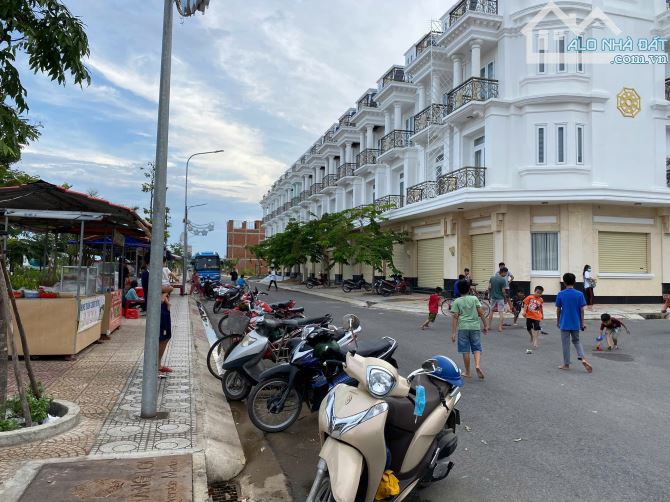 Cần Bán Nhanh Nhà RiverSide Market,Cần Đước,4,5x16m,3 lầu,View Công Viên,Sổ Hồng Riêng - 4