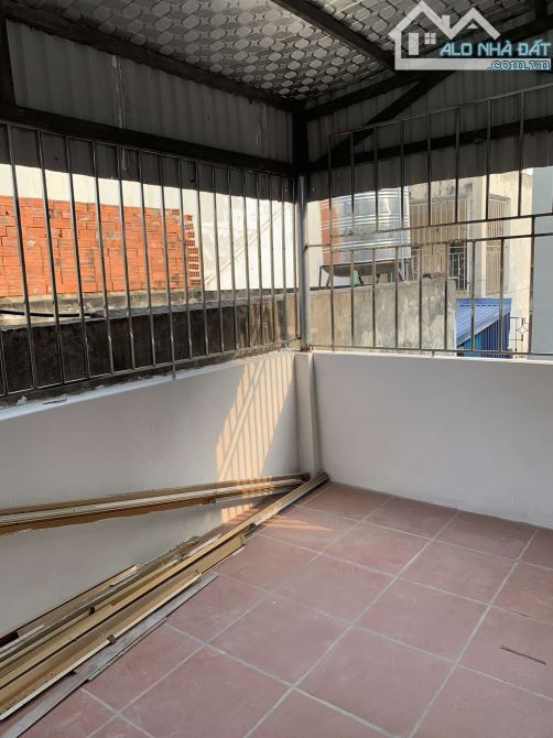 BÁN NHÀ 2 TẦNG DÂN XÂY LÔ GÓC MẶT ĐƯỜNG TRẦN NHẬT DUẬT - 4