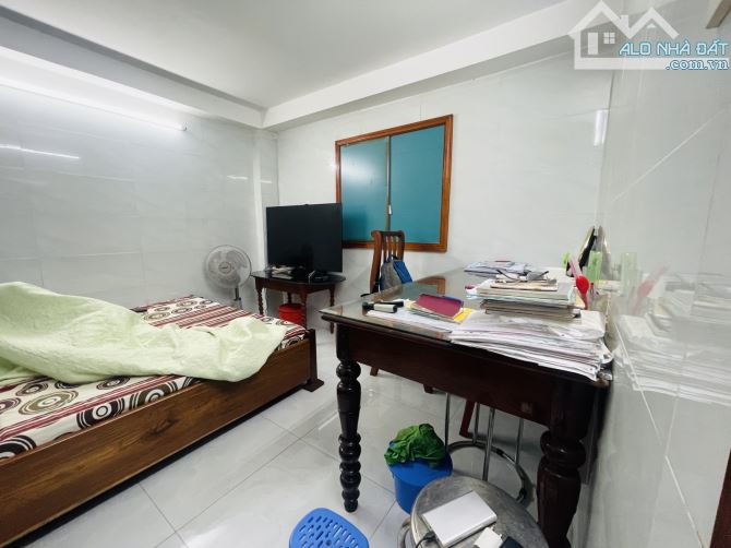 🔥 BÁN NHÀ LÊ ĐỘ – Ở NGAY, 4.25 Tỷ.  🏡 Diện tích: 98m² (5x20m), 3 tầng - 4