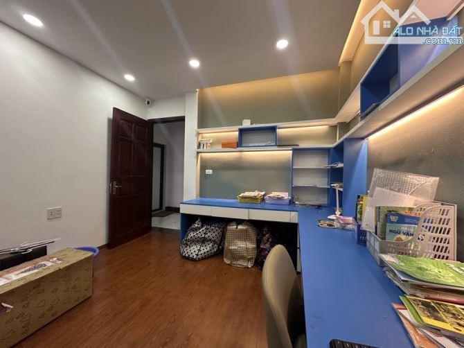 Bán nhà phố Minh Khai 6 tầng - Siêu phẩm 40m2 - Nhà đẹp - Ngõ thông - Giá hợp lý - 4