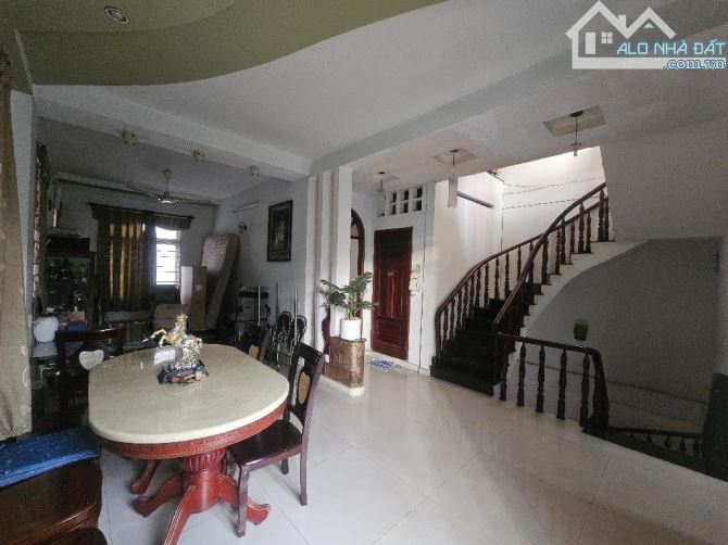BIỆT THỰ - NGÃ TƯ LÝ CHIÊU HOÀNG - TRẦN VĂN KIỂU -DT: 8*22M (173M2) -P.10- Q.6- GIÁ 30 TỶ - 5