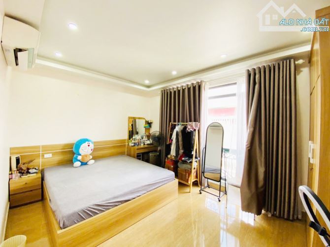 Nhà đẹp gốc dân khu phân lô Tô Vũ - 193 Văn Cao. DT 40m2 x 5T. Hướng TN - 5