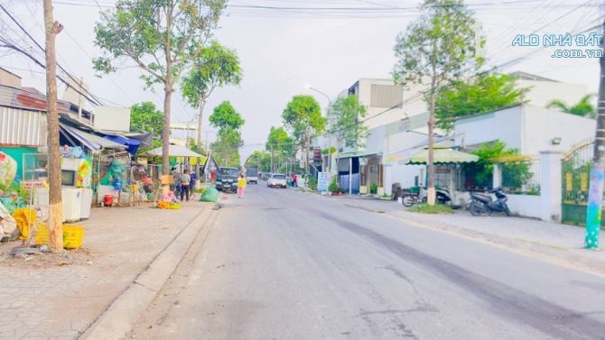 Cho thuê đất 330 m2 gần chợ nổi Cái Răng 7 triệu - 5