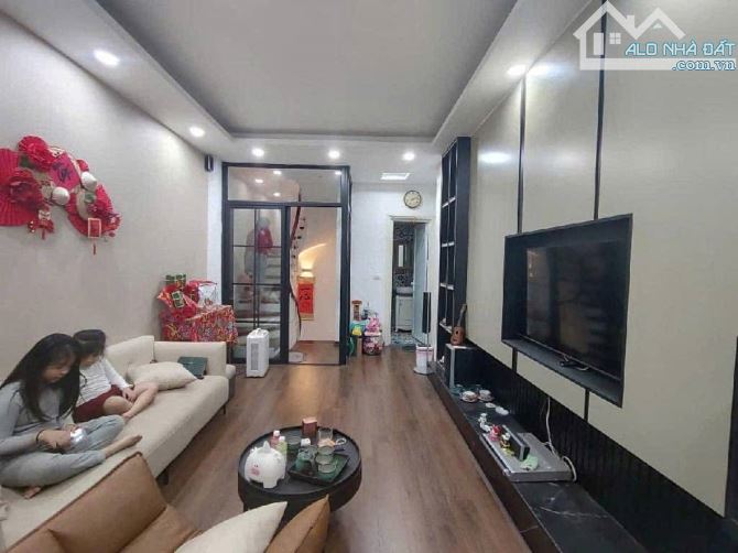 Bán nhà phố Văn Cao, Ba Đình, 30m2, 5 tầng, gần ô tô, nhà mới chỉ 7.5 tỷ - 5