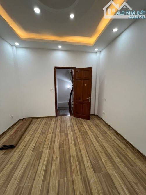 HOÀNG HOA THÁM- Nhà giá rẻ-  Nhà đẹp ở luôn - 4 tầng-  26m2 - 6 tỷ - 5